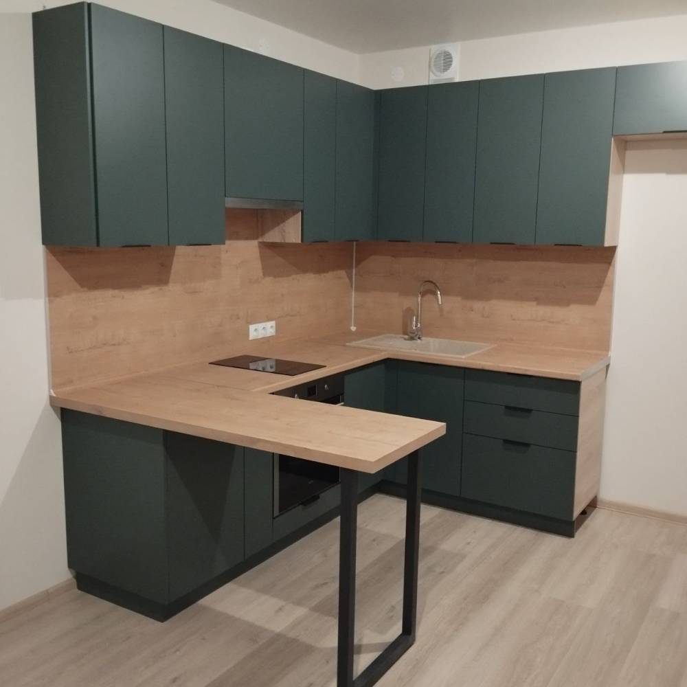 Кухня с барной стойкой на заказ - Фабрика ЭКО