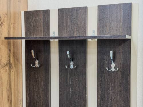 Прихожая «Дуэт Люкс» в цвете Венге/Млечный Дуб Прихожая «Дуэт Люкс» в цвете Венге/Млечный Дуб - Фабрика ЭКО